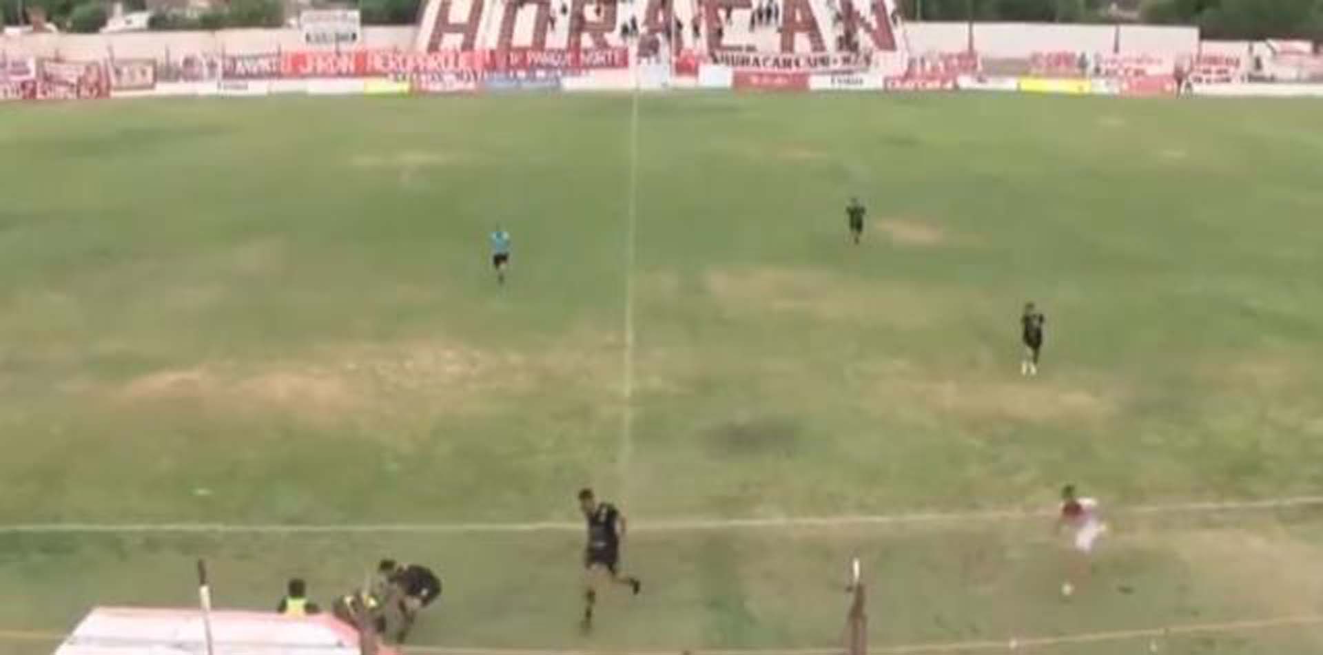 Maç esnasında teknik direktörü vurdular! Arjantin futbolunda akılalmaz olay!