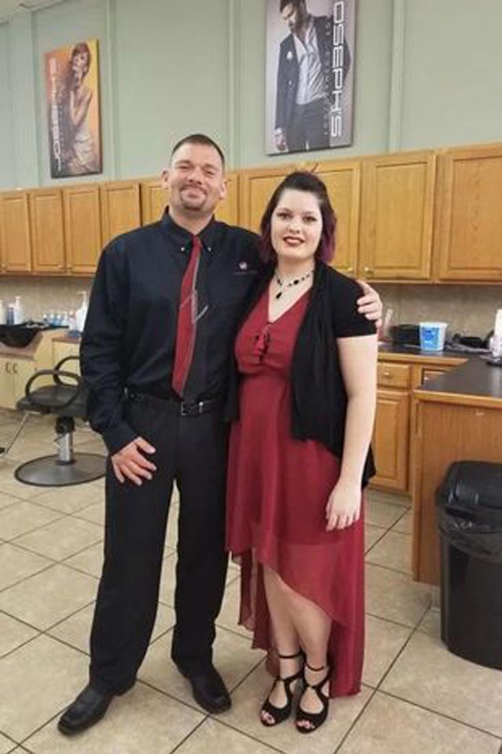 İğrençlikte sınır tanımadılar! Kız kardeşler babalarıyla yatmak için yarıştı! Baba kendisiyle seks yapan 20 yaşındaki kızı ile evlendi!