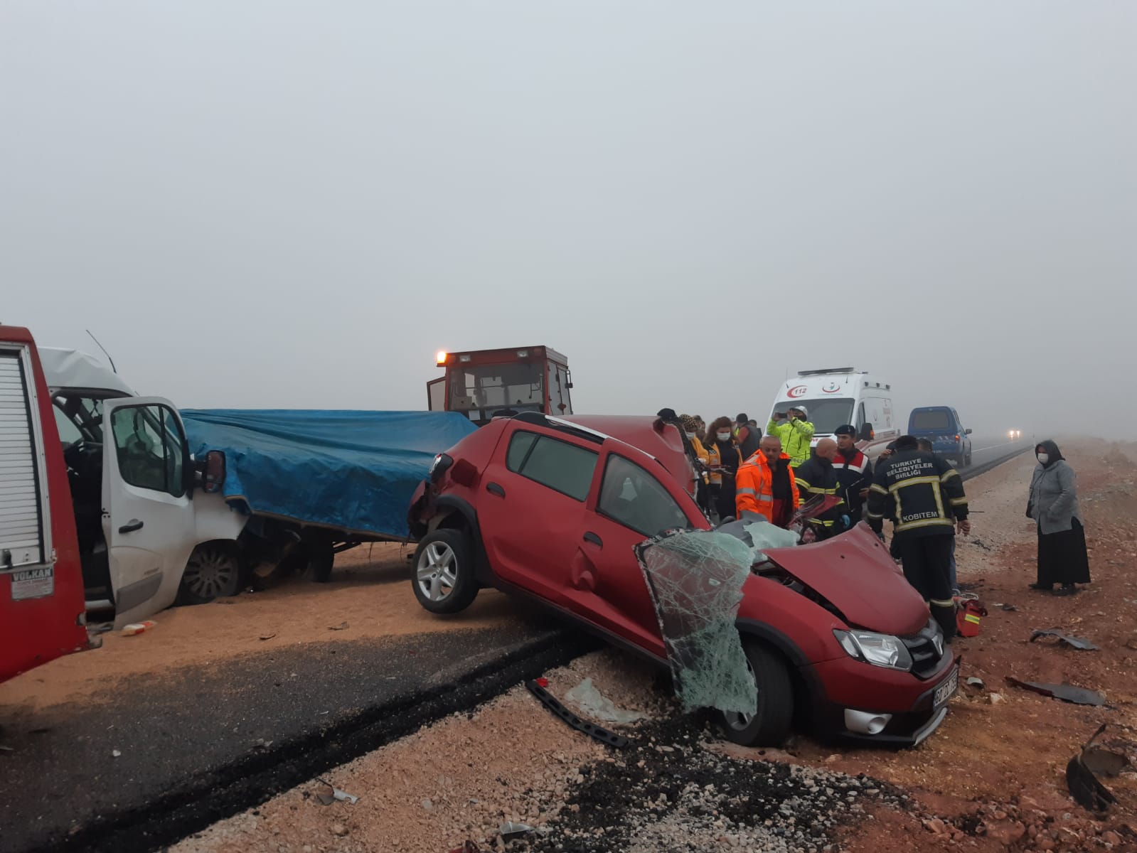 Tokat Zile'de korkunç kaza! Okul servisi, otomobil ve traktör çarpıştı: 1 ölü, 9 öğrenci yaralı 