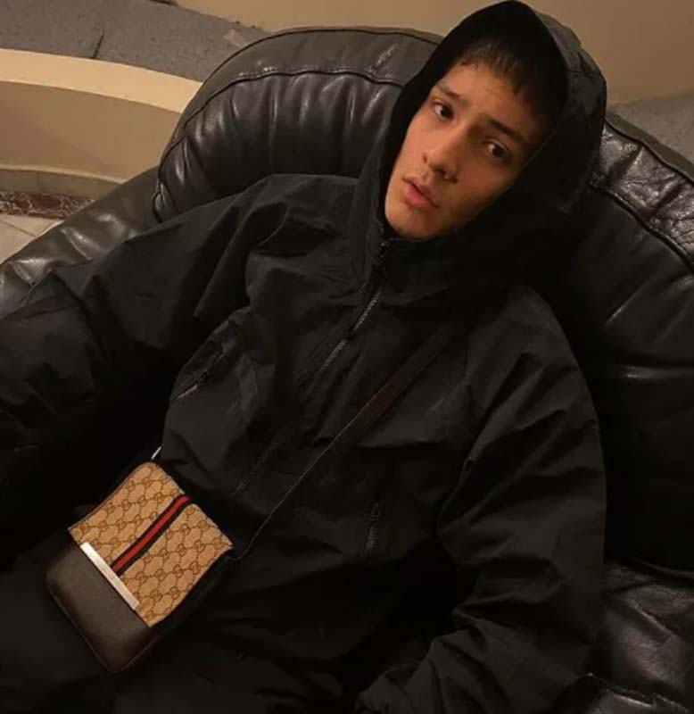 Rapçi kaosu! Uzi'den Çakal'a şarkı göndermesi 'Gülümseyemem' dedim