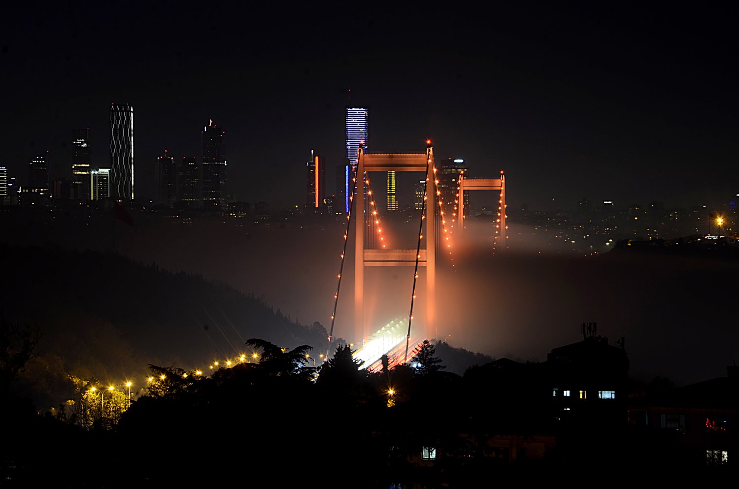 İstanbul değil "Sistanbul"! Kenti etki altına alan sis bu defa korkuttu!