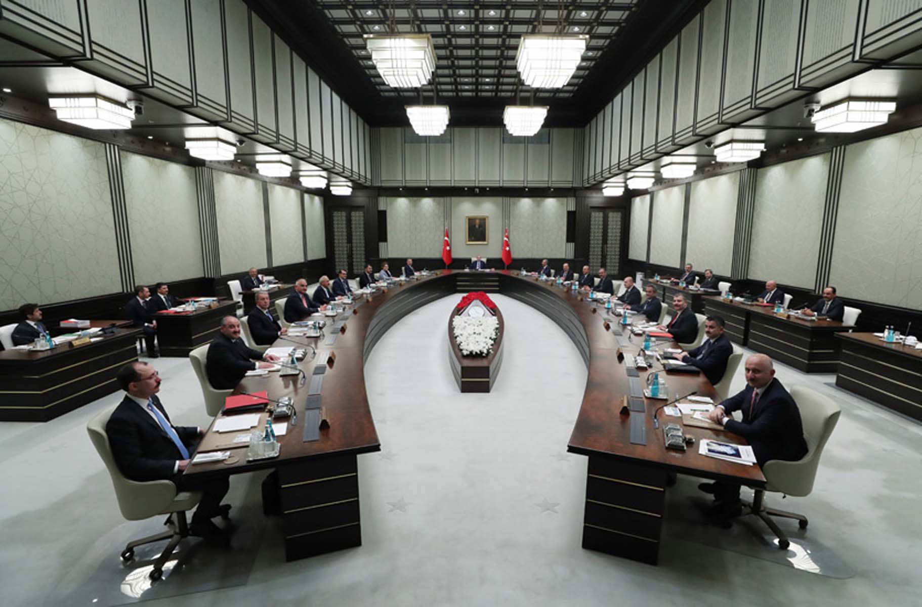 Gözler külliyeye çevrildi: Kabine toplantısı bugün yapılacak! Asgari ücret, 3600 ek gösterge, EYT ve koronavirüs masada! 