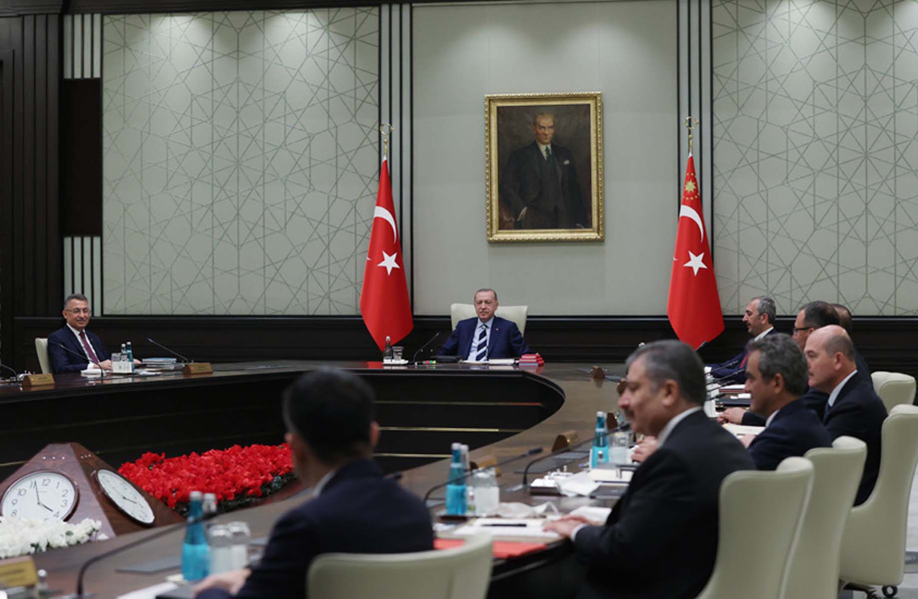 Gözler külliyeye çevrildi: Kabine toplantısı bugün yapılacak! Asgari ücret, 3600 ek gösterge, EYT ve koronavirüs masada! 