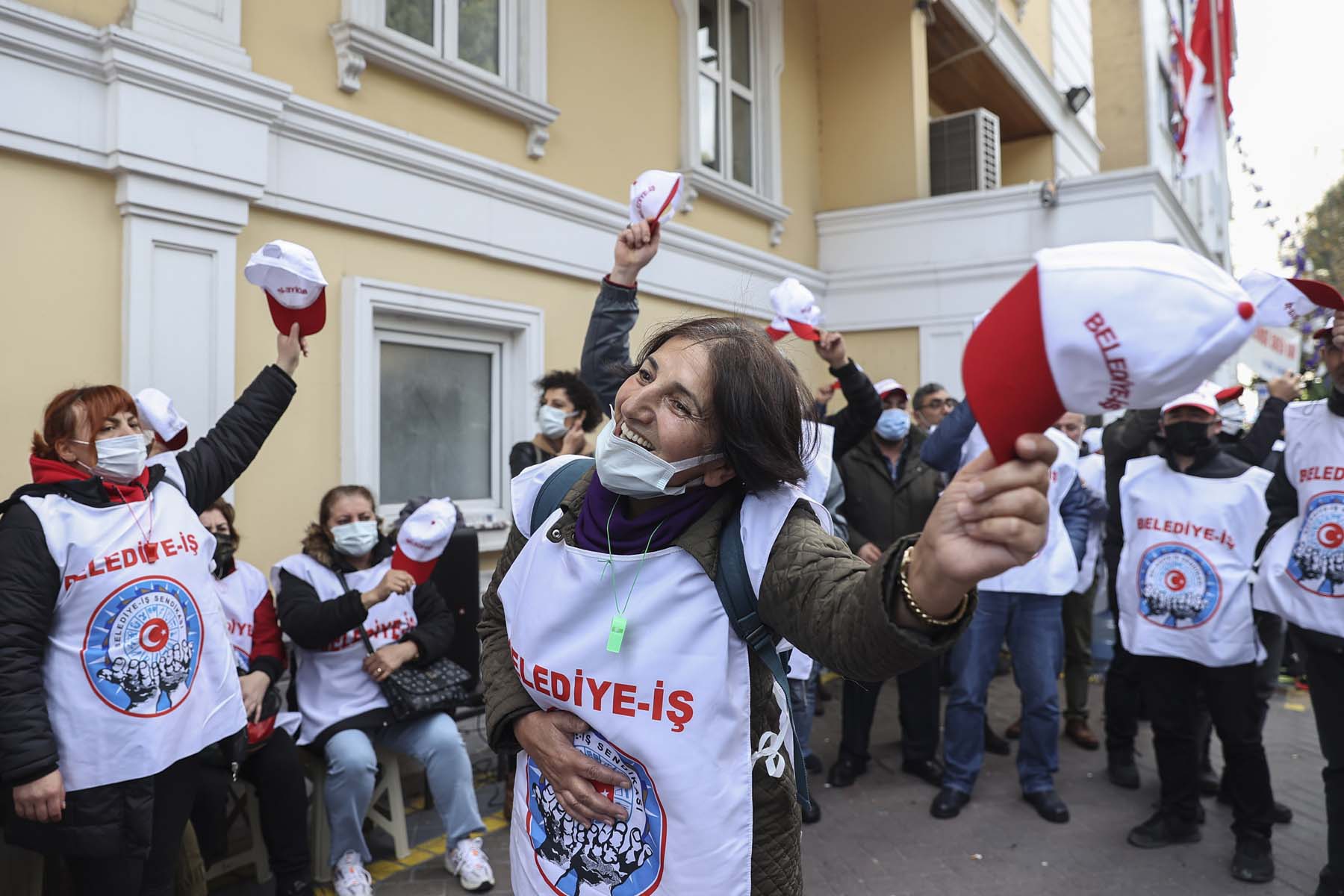 CHP'li Bakırköy Belediyesi zam yapmamıştı! İşçilerin grevi 14.gününde sürüyor 