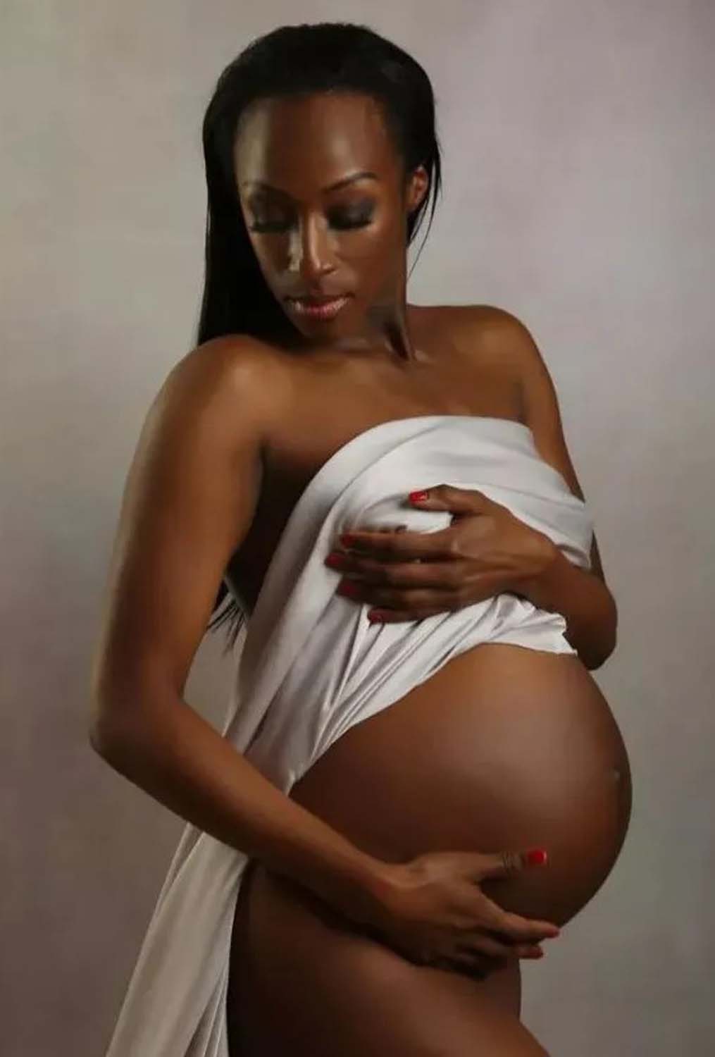 Annelik heyecanını yaşarken kanser olduğunu öğrendi! Ünlü yıldız Victoria Ekanoye, bu defa hayranlarını üzdü