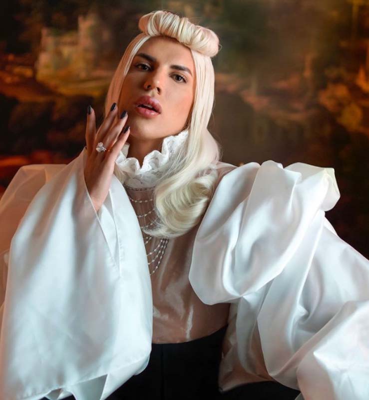 Yeni şarkısıyla ortalığı kasıp kavuran Kerimcan Durmaz'ın peruklu fotoğrafı sosyal medyayı salladı!