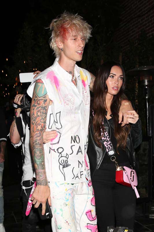 Dünyaca ünlü çift Megan Fox ve Machine Gun Kelly Türkiye'de! İstanbul Havalimanı'nda görüntülendiler!