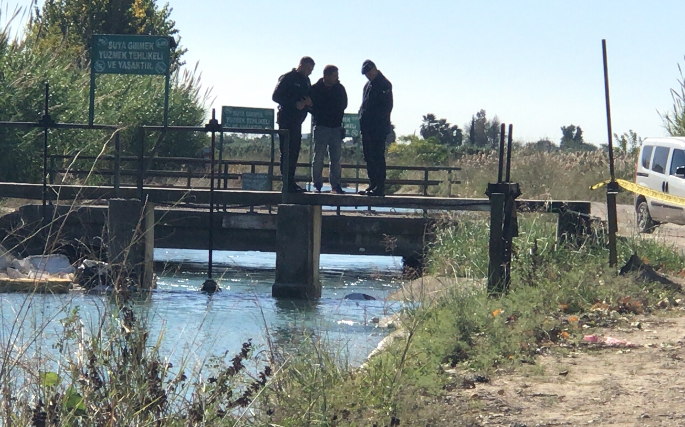 Cinayetin böylesi! Adana'da bir kişi boğazı kesilip, ayağına taş bağlanarak sulama kanalına atıldı!