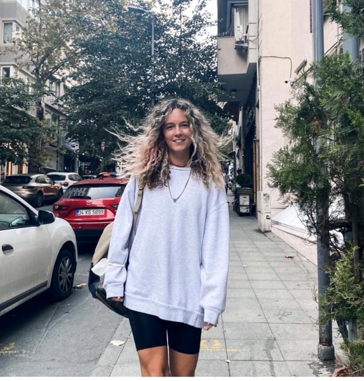 Hayatımın en önemli parçası diyerek açıkladı! Survivor Hanzade Ofluoğlu eşinden tek celsede boşandı!