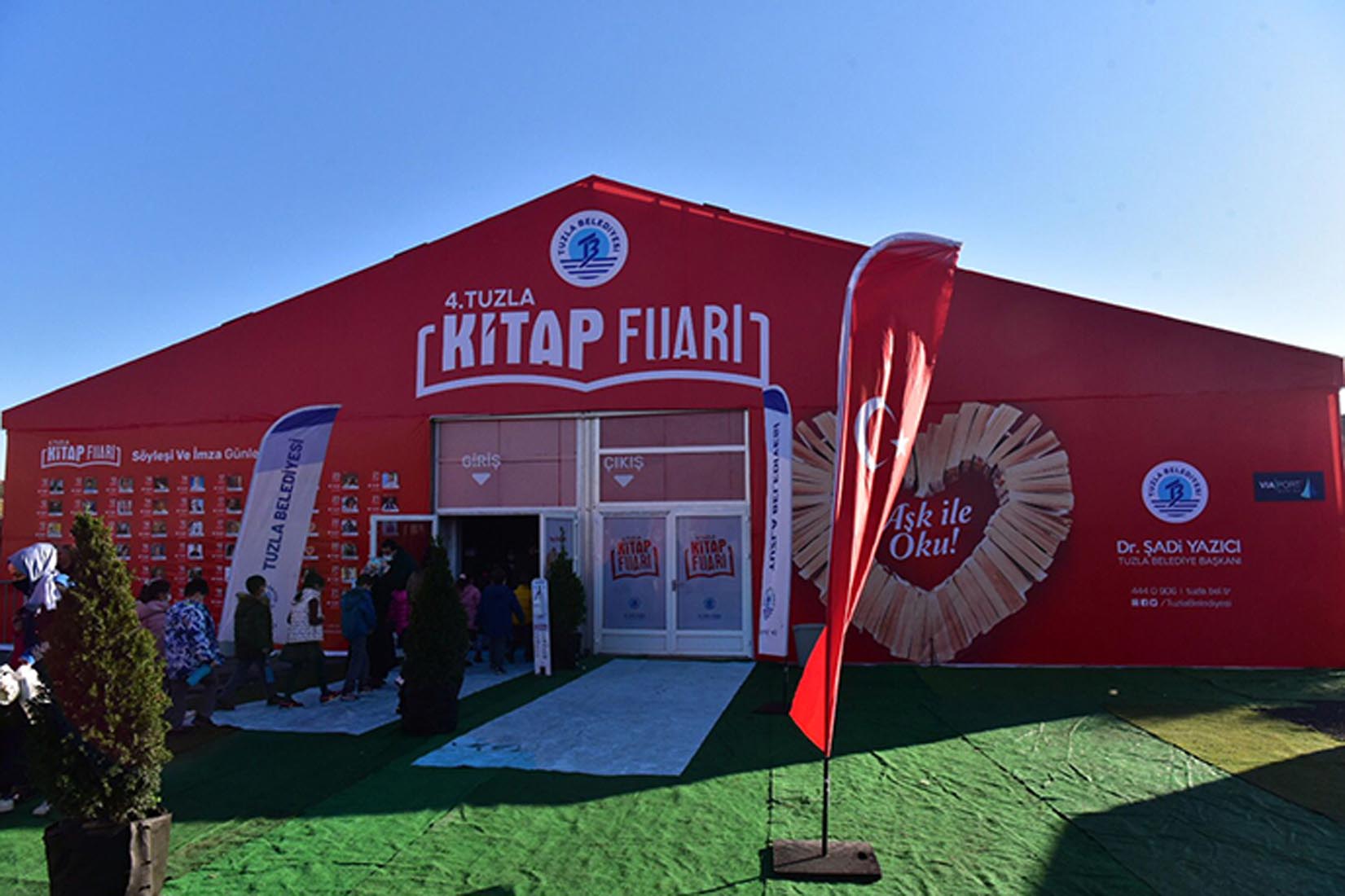 Tuzla’da 4’üncüsü düzenlenen Kitap Fuarı Kapılarını ziyaretçilerine açtı