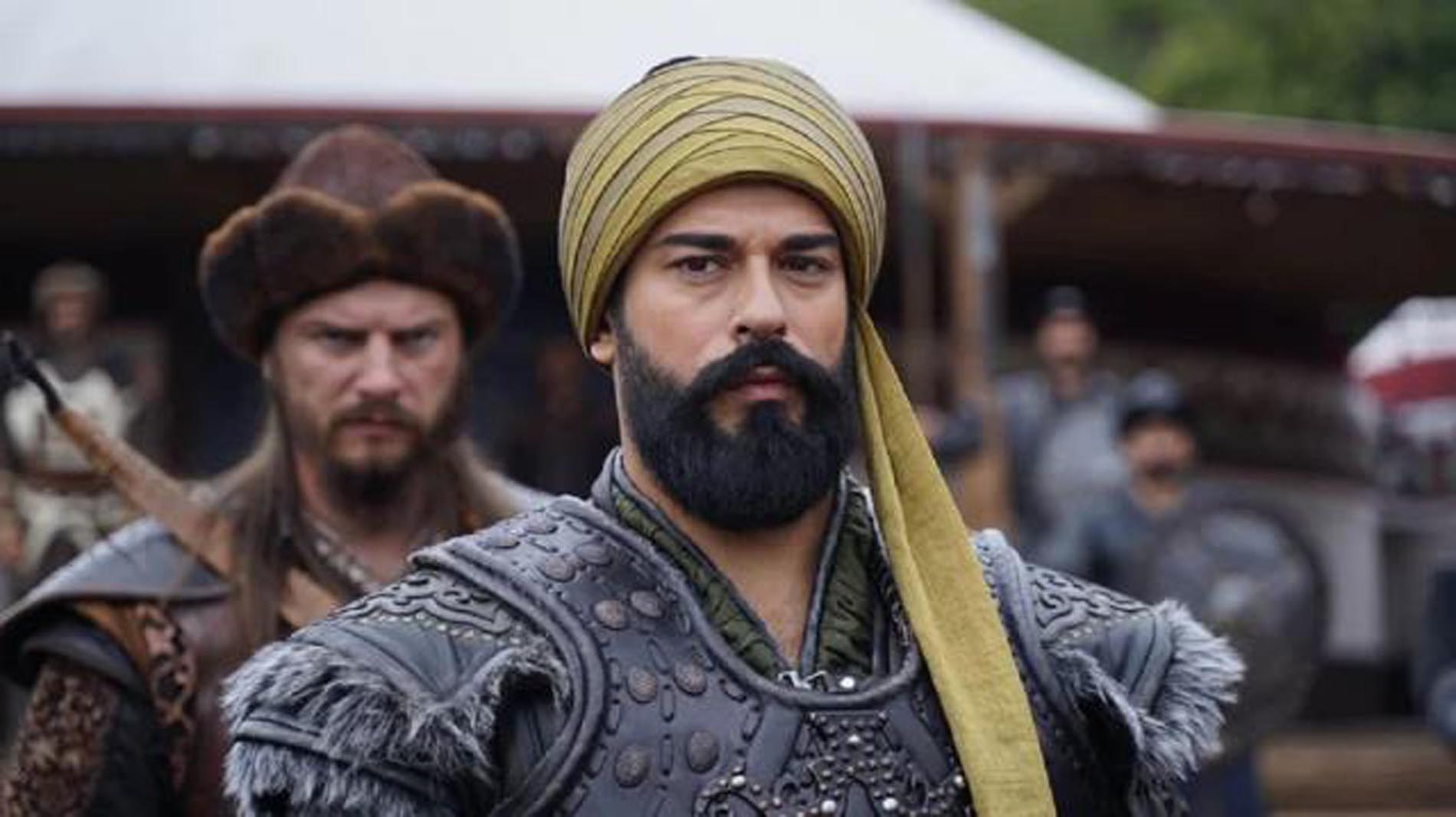 Set çalışanları ile Burak Özçivit arasında kriz! Özçivit'in 4 yıl 1 aya kadar hapsi isteniyor!