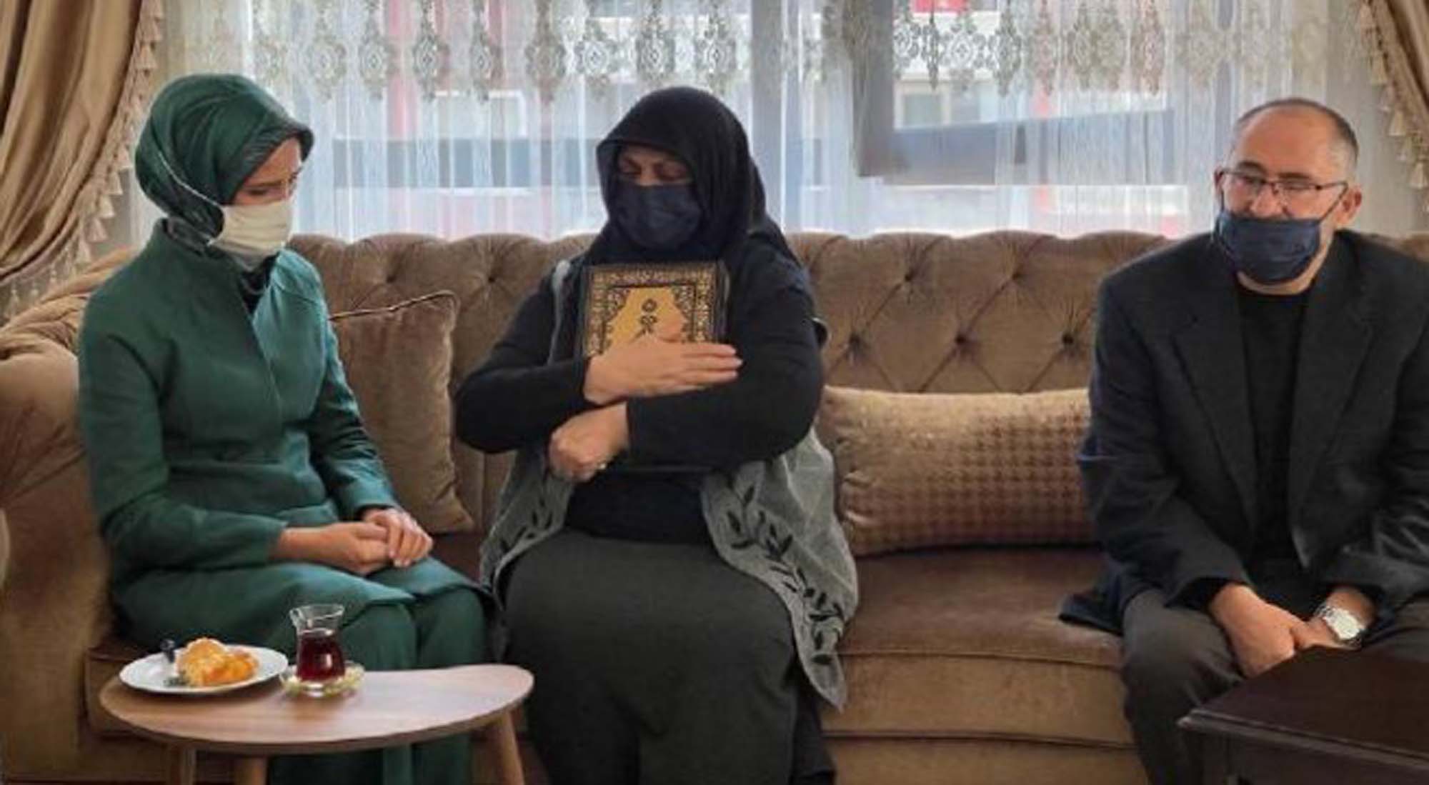 Cumhurbaşkanı Erdoğan, vahşice katledilen Başak Cengiz'in ailesine taziye ziyaretinde bulundu!