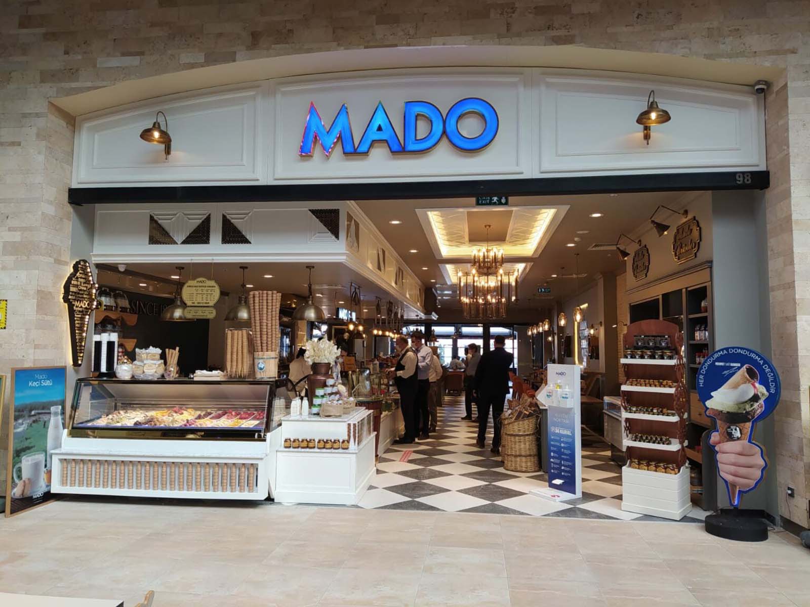 Mado’nun sahibi Mehmet Sait Kanbur," Çin’de doyuyorsam ben de Çinliyim" dedi, vatandaşlar tepkisini dile getirdi! Mado için boykot çağrısı 