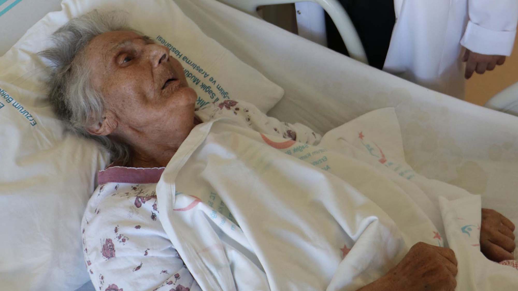 Alzheimer da dahil birçok hastalığı olmasına rağmen 90 yaşında koronavirüsü yendi!