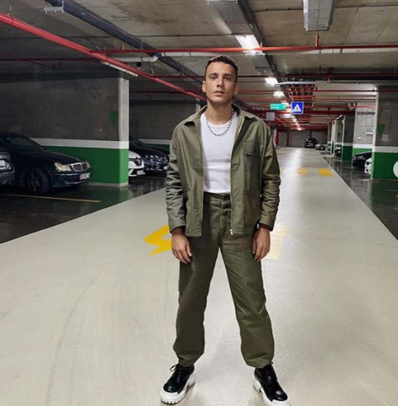 Edis balmumuyla buluştu! Ortaya samimi görüntüler çıktı! Kim bu yakışıklı?