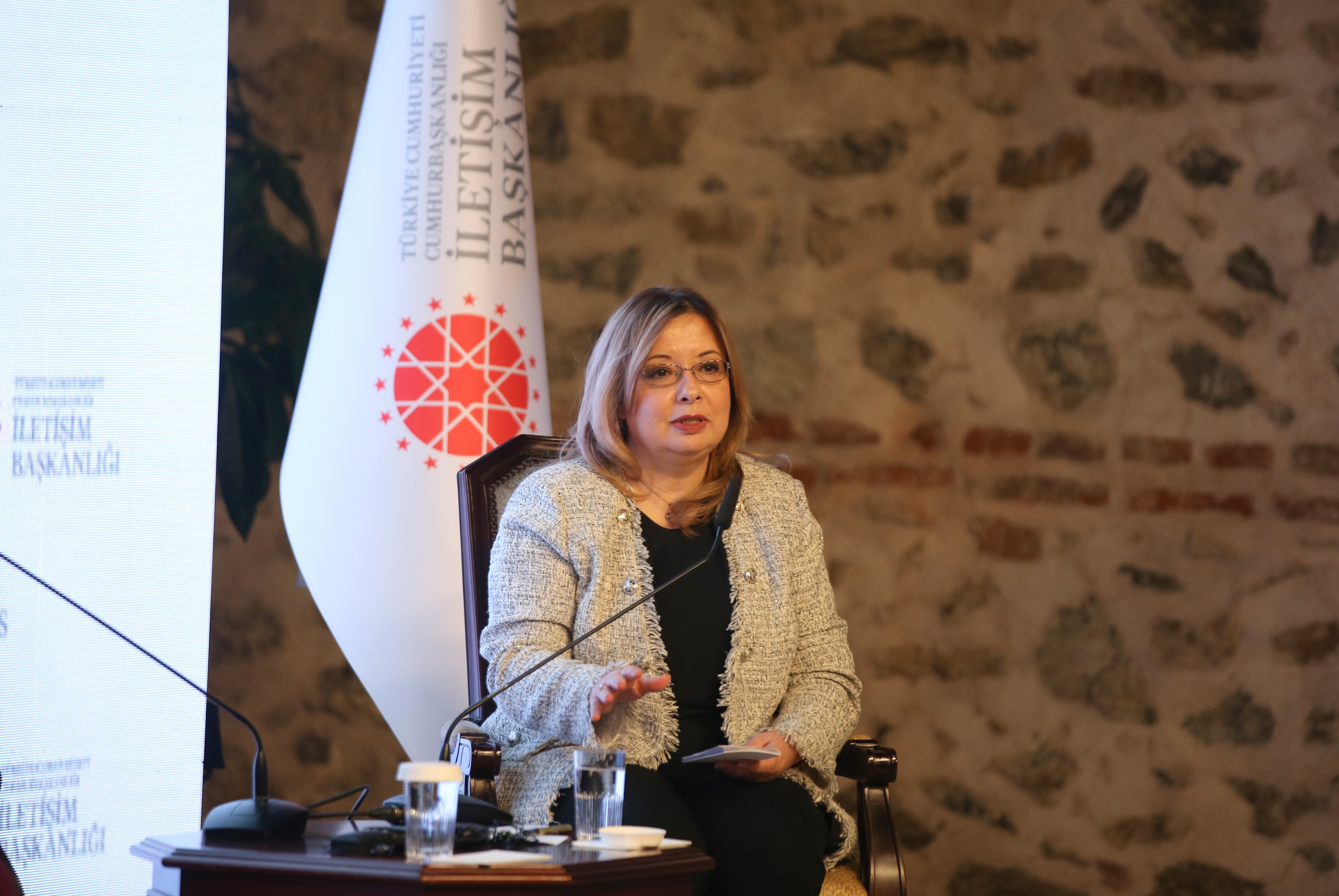 Gülnur Aybet kimdir? Kaç yaşında, nereli? UNESCO Türkiye Daimi Temsilcisi Prof. Dr. Gülnur Aybet'in biyografisi