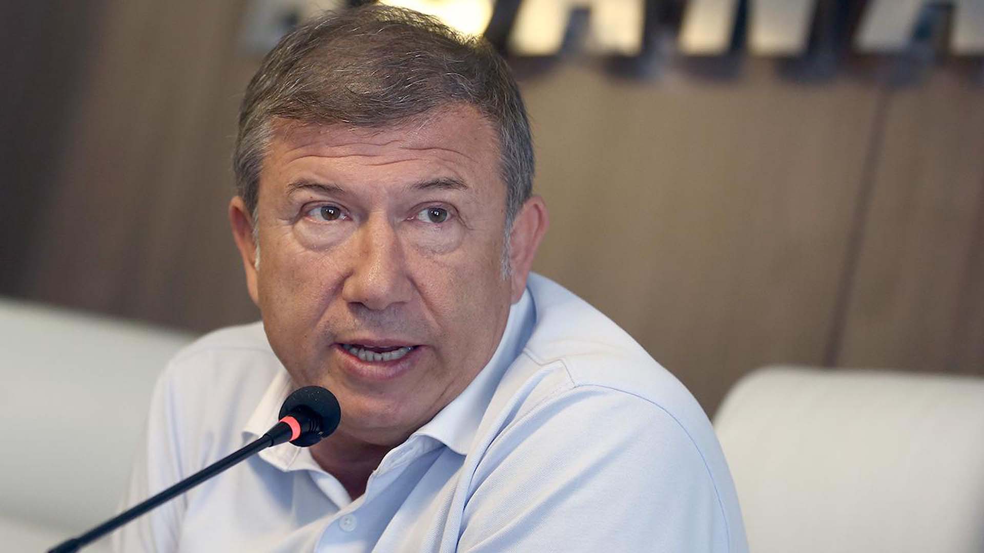 Yerli ve Milli olalım naraları atan Tanju Çolak, Amerika'da doğacak torunundan bahsedince alay konusu oldu!