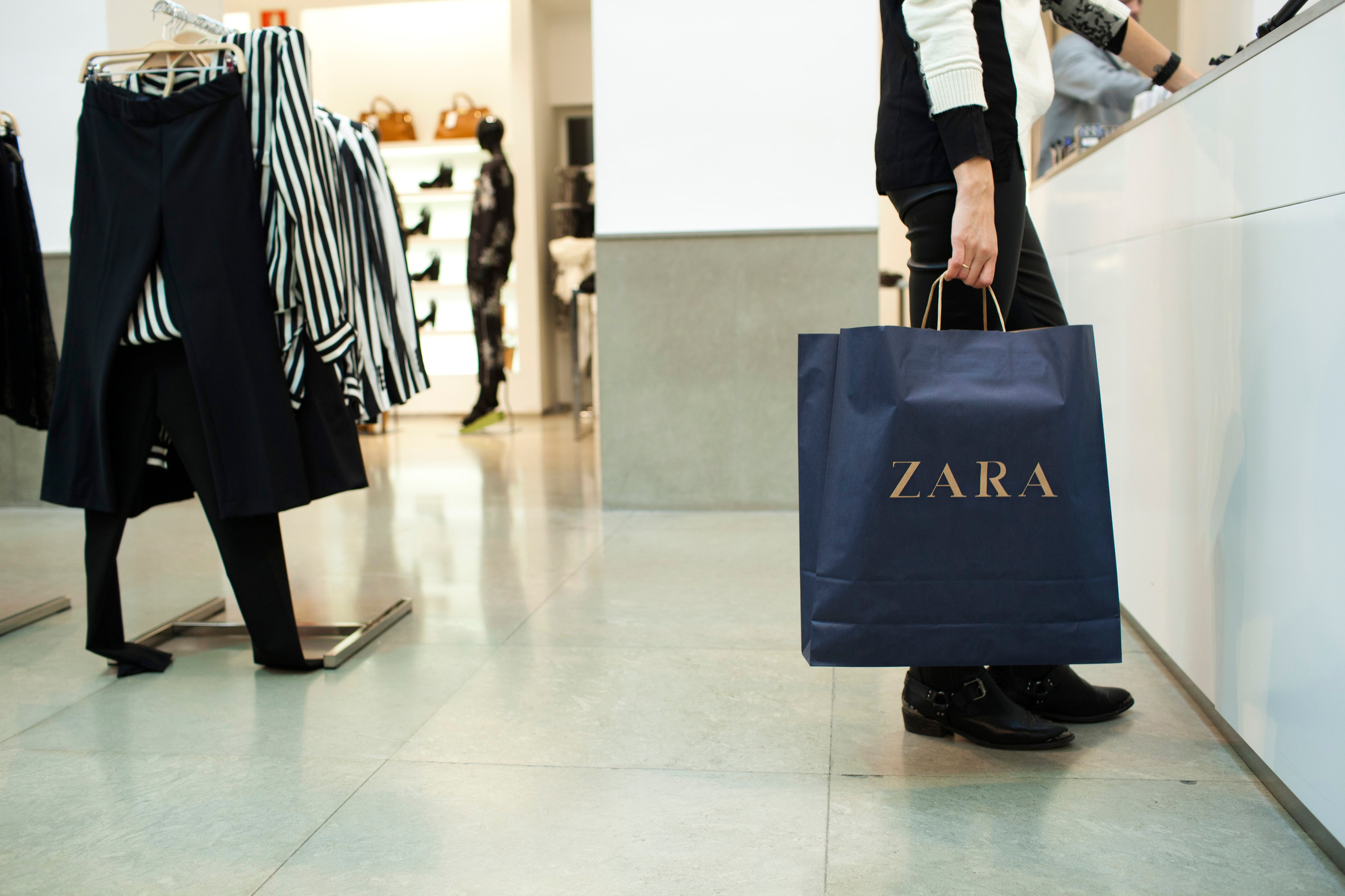 Zara Black Friday 2021 indirimleri ne zaman? Zara black friday indirimi başladı mı?