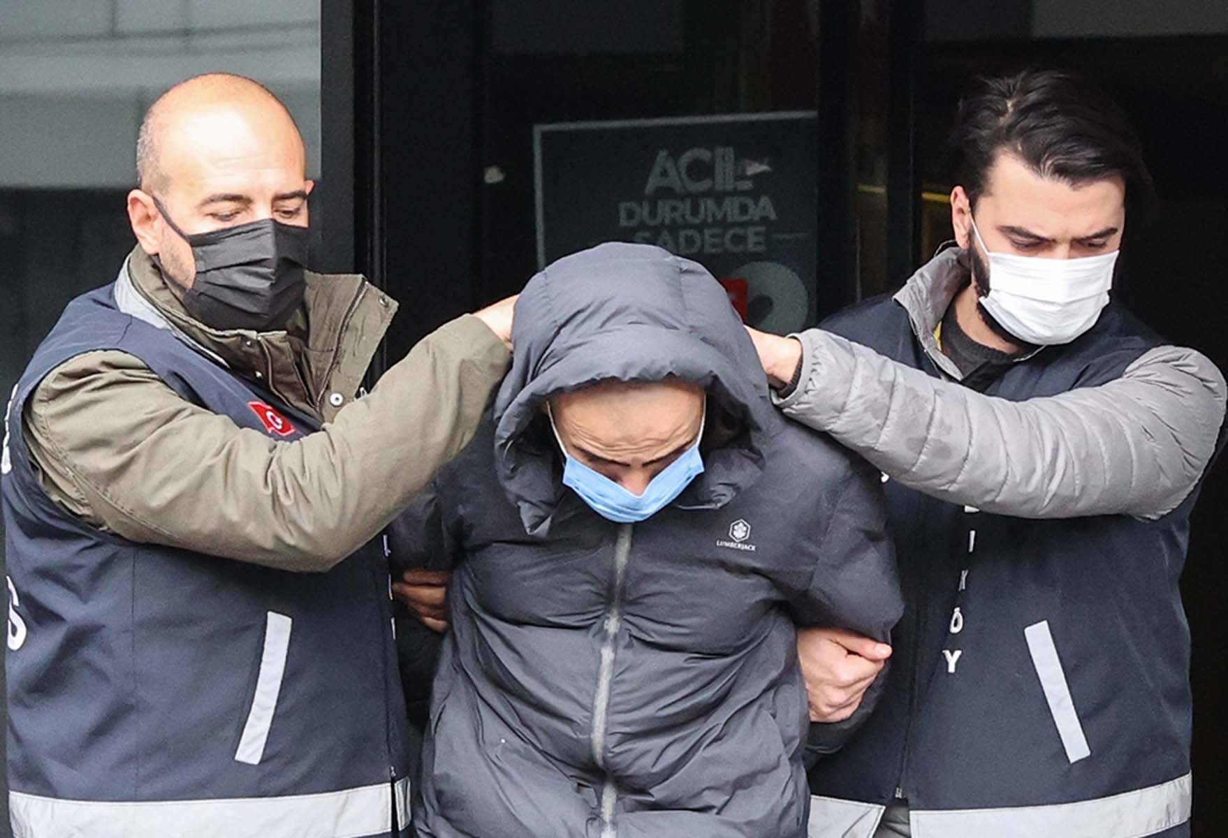 Emrah Yılmaz kimdir? Kaç yaşında? Nereli? Kadıköy - Tavşantepe metrosundaki bıçaklı saldırgan Emrah Yılmaz tutuklandı mı?