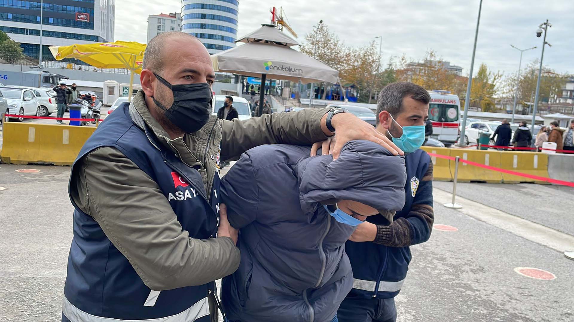 Emrah Yılmaz kimdir? Kaç yaşında? Nereli? Kadıköy - Tavşantepe metrosundaki bıçaklı saldırgan Emrah Yılmaz tutuklandı mı?