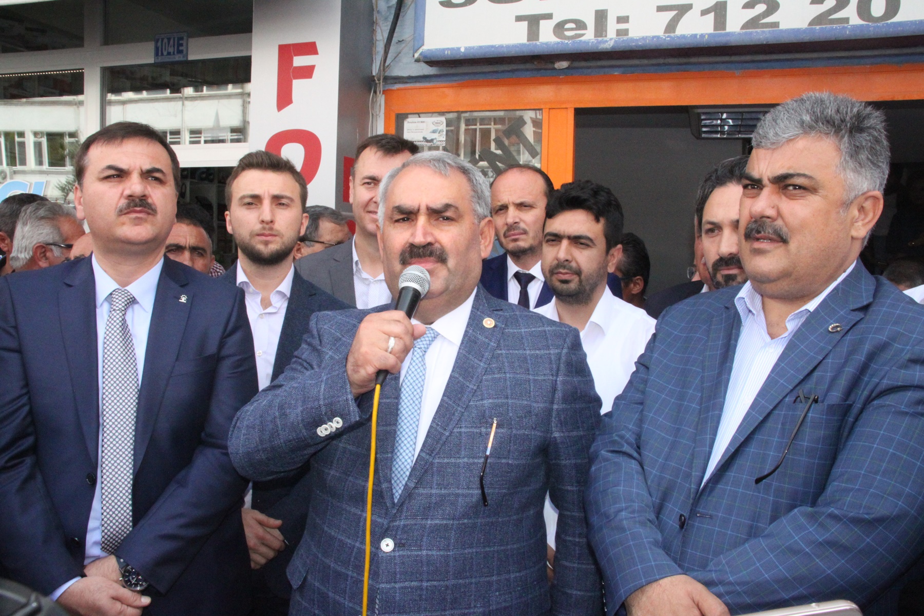 Konya Milletvekili Halil Etyemez kimdir? Kaç yaşında, nereli? İşte Halil Etyemez'in biyografisi