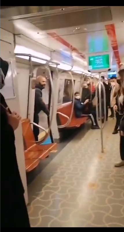Son dakika| Kadıköy-Tavşantepe metrosunda kadın yolcuyu bıçakla tehdit eden saldırgan yakalandı!