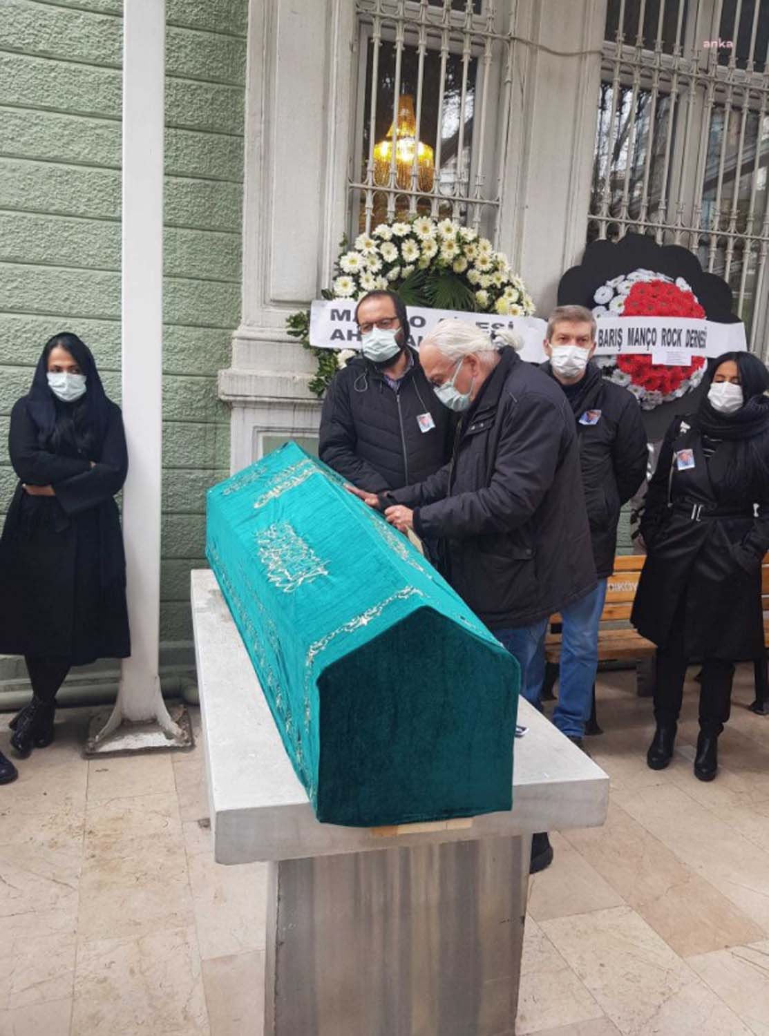 Barış Manço'nun 40 yıllık dostu, 7'den 77'ye programının yapımcısı Erkmen Sağlam son yolculuğuna uğurlandı!