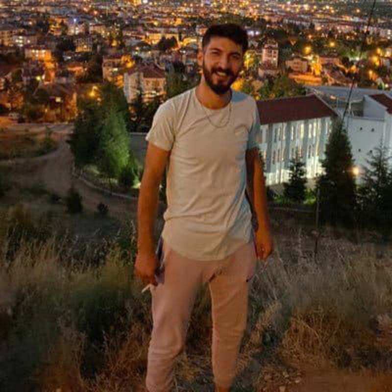 Kocaeli'de köprüden atlayarak intihar eden Mustafa Ünsal'ın sosyal medya hesabında yazdıkları ortaya çıktı! Canına kıyma nedeni yürek sızlattı!