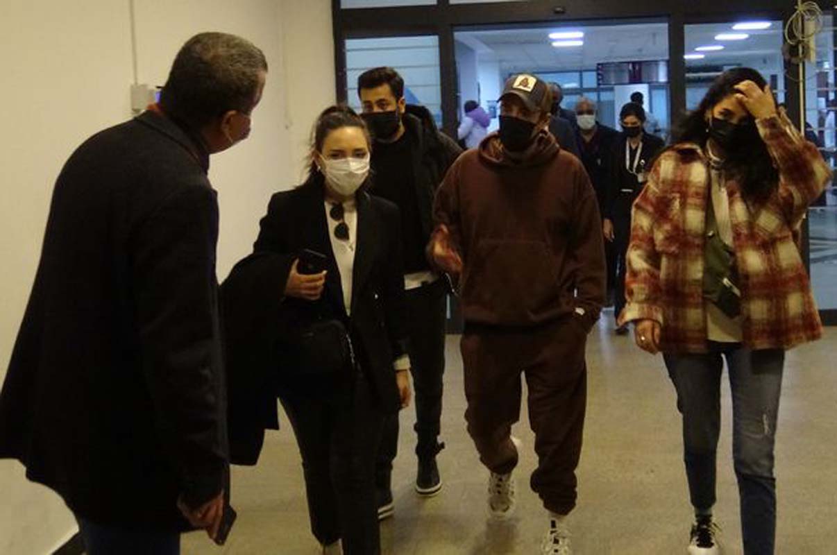 Murat Dalkılıç'ın zor günü! Babası yoğun bakıma alındı! Sevgilisi Sitare Akbaş yalnız bırakmadı! İyi olacak inanıyorum