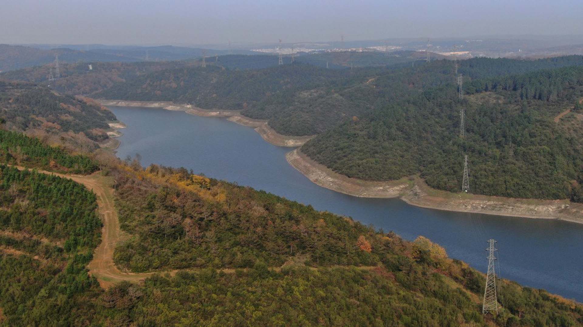 Kuraklık orayı da vurdu! Kuruma noktasına gelen Alibeyköy Barajı'nda keçiler otluyor!