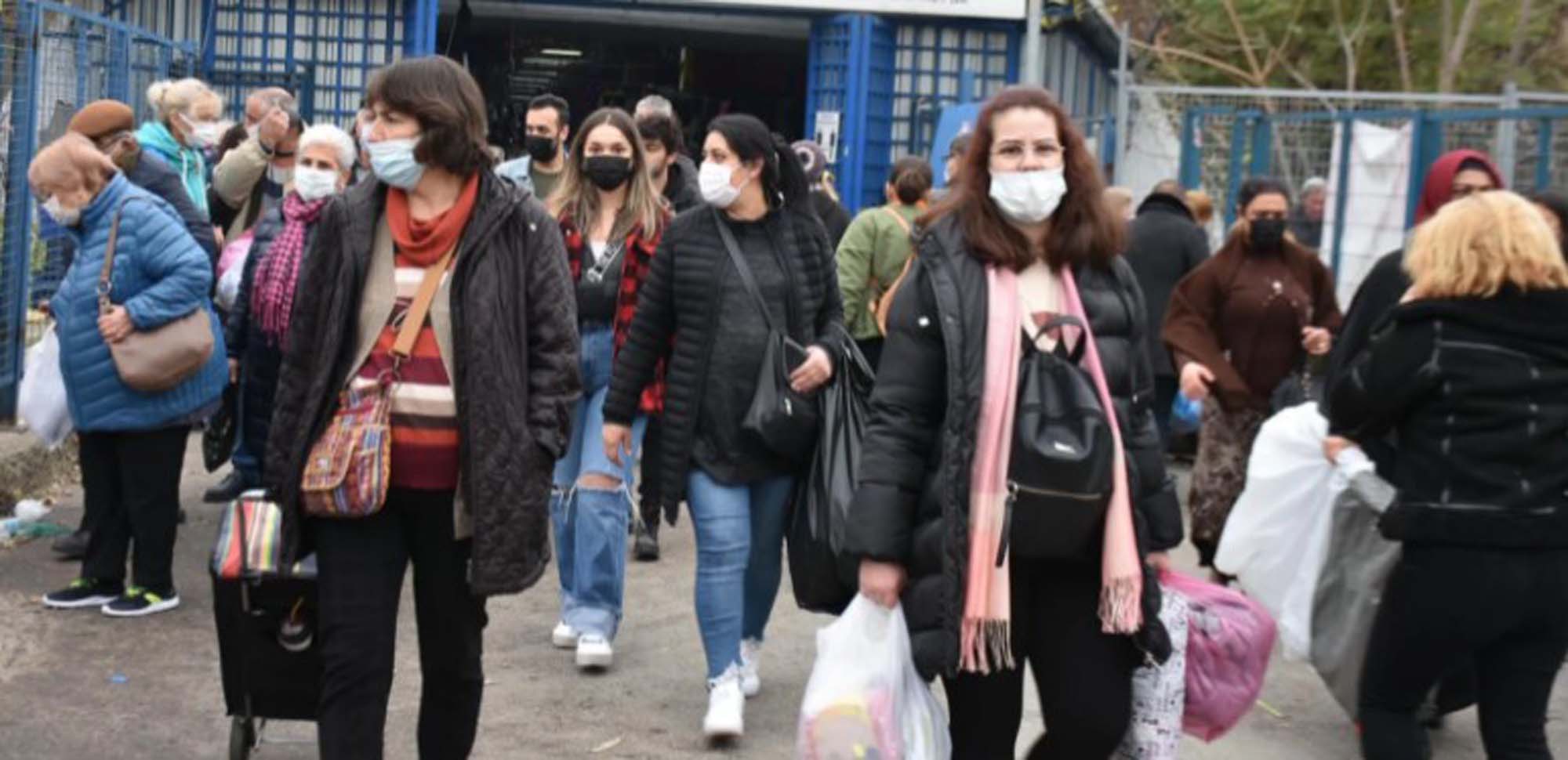 Bulgar turistler Edirne'yi bastı! Alışveriş için 1 milyon Bulgar turist Kapıkule ve Hamzabeyli Sınır Kapısı'nda kuyruk oluşturdu!