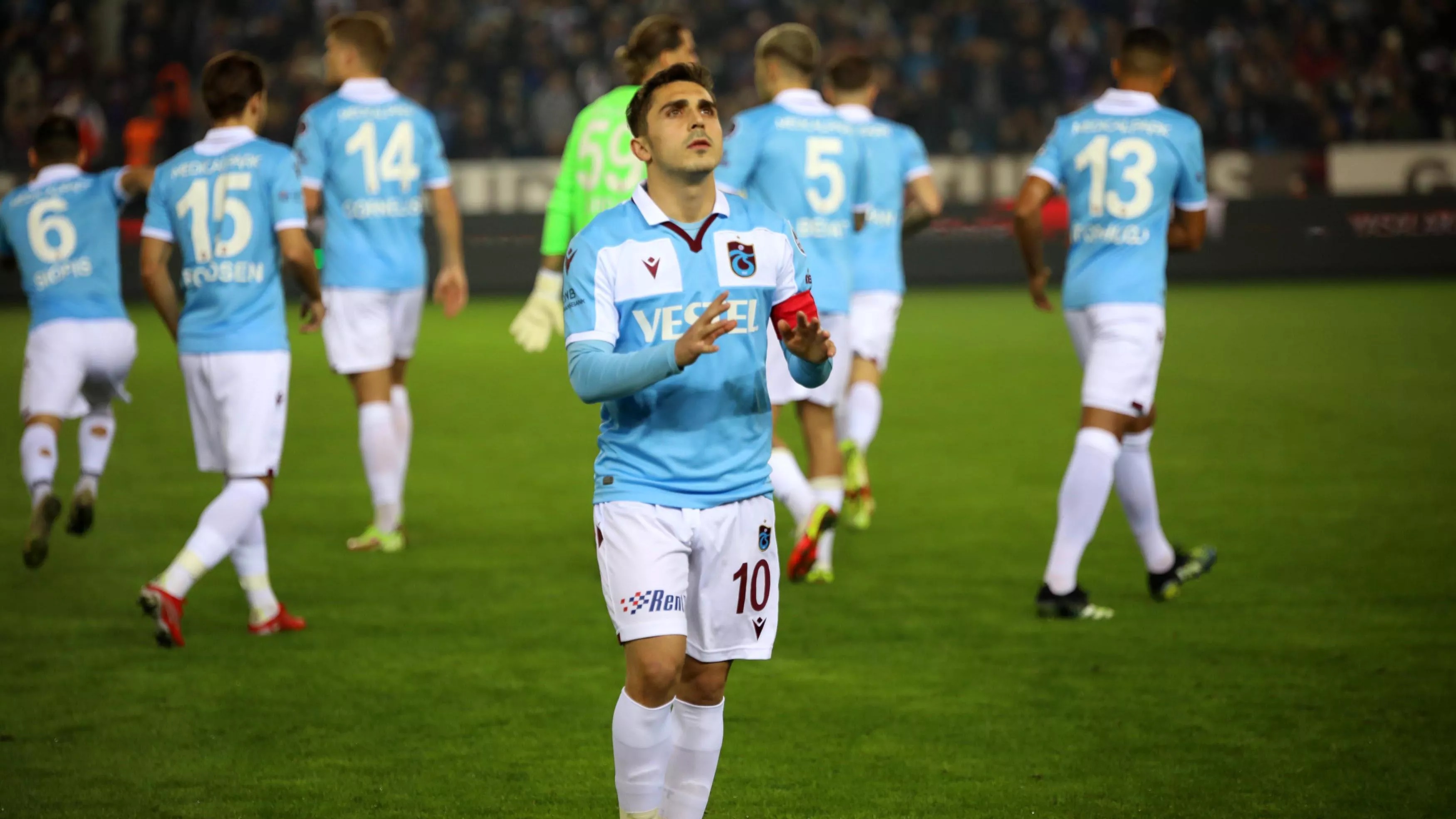 Rakipler kaybetti! Tüm sonuçlar Trabzonspor'a yaradı!