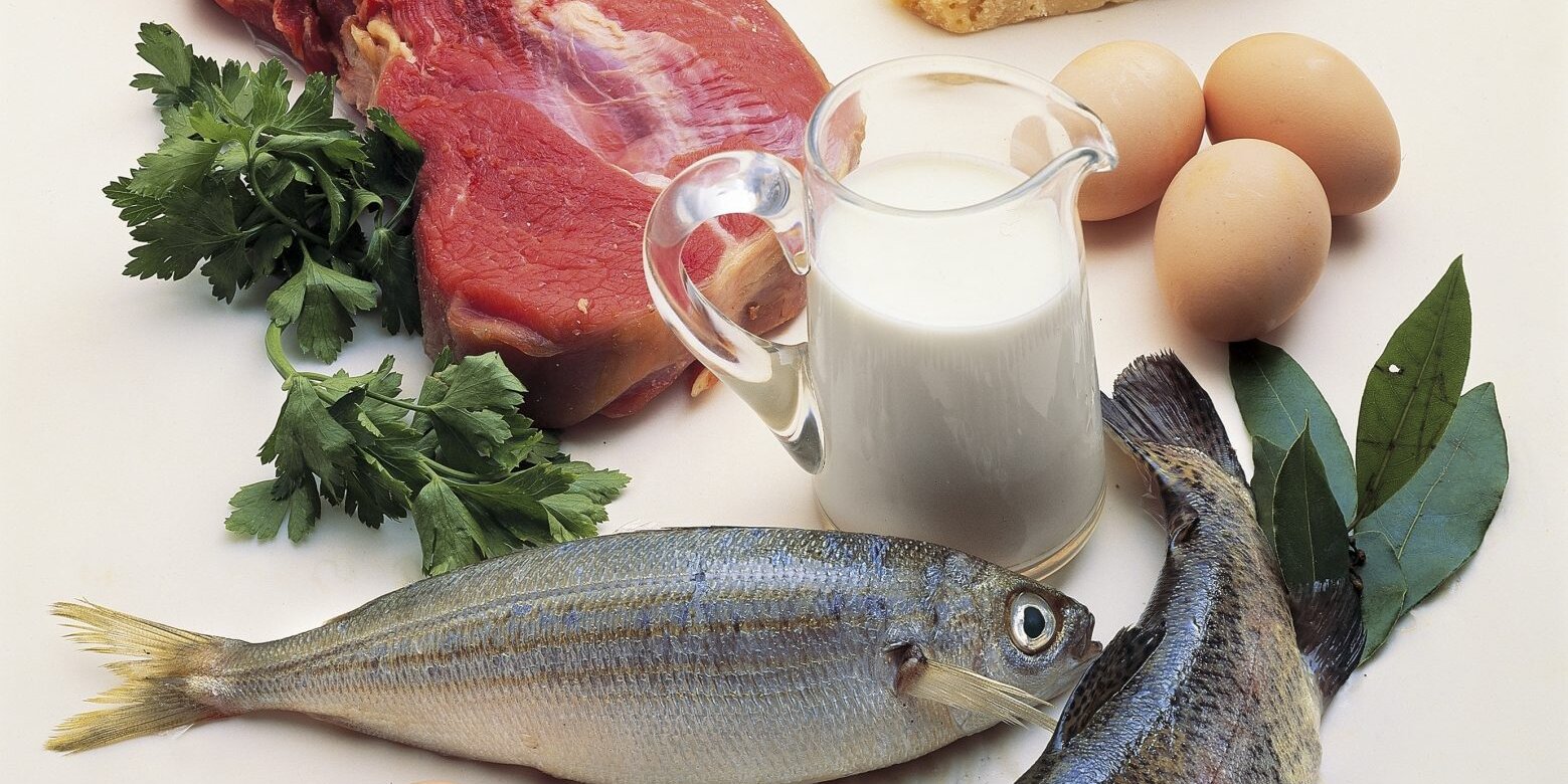 B12 vitamin eksikliğinin belirtileri nelerdir? B12 vitamin eksikliğine hangi besinler iyi gelir?