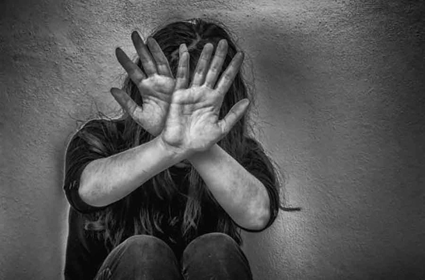 Mide bulandıran olay! Sevgilisiyle zorla ilişkiye girip arkadaşlarını çağırdı! Cinsel saldırılara uğrayan kadın ormanlık alanda bir başına bırakıldı!