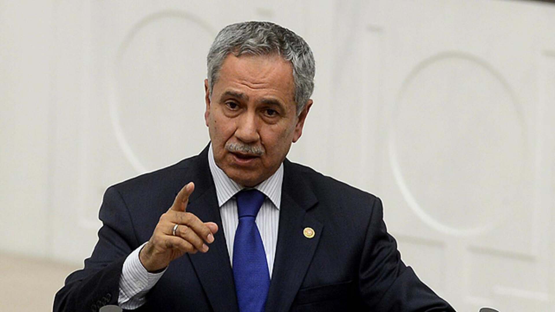 Ahmet Hakan'ın kedisi Sekter Bülent Arınç'a seslendi: Damadını kurtardığın gibi kurtar beni Bülent abi 