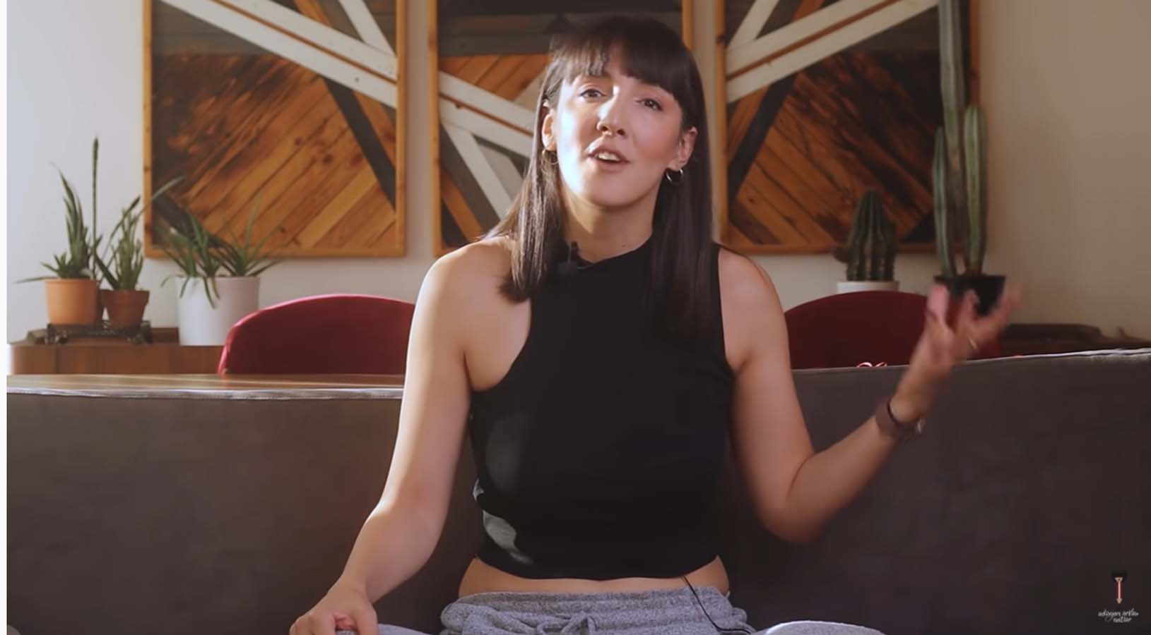 Başörtüsü politiktir dedi, yer yerinden oynadı! Başak Kablan, başörtüsüne kadar dil uzatınca sosyal medyada linç edildi!