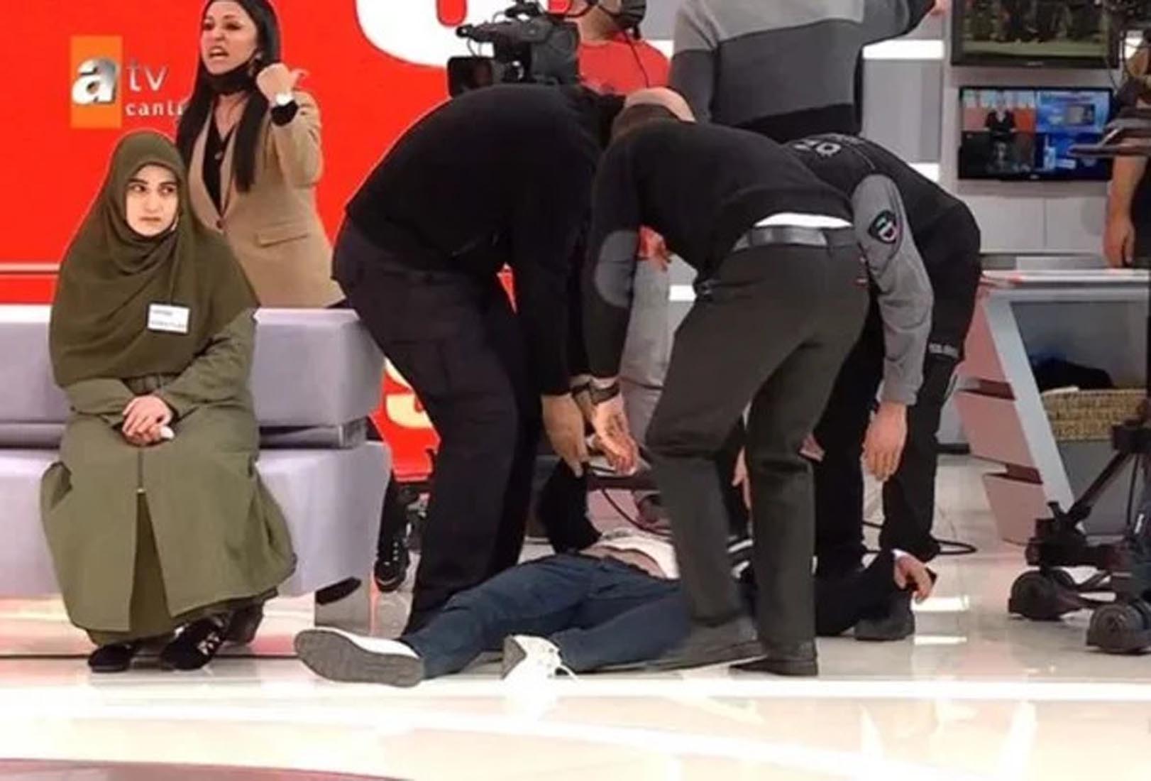 Sinir krizine girdi, kendini yerden yere attı! Müge Anlı'da yaşanan Zehra Kıyak ile ilgili gelişme herkesi şoke etti!