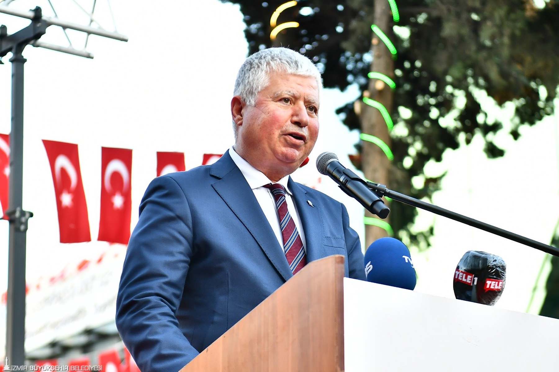 İzmir'de skandal ortaya çıktı! CHP'li Mustafa Özuslu, devrettiği işyerindeki çalışanları belediyede işe aldırmış 