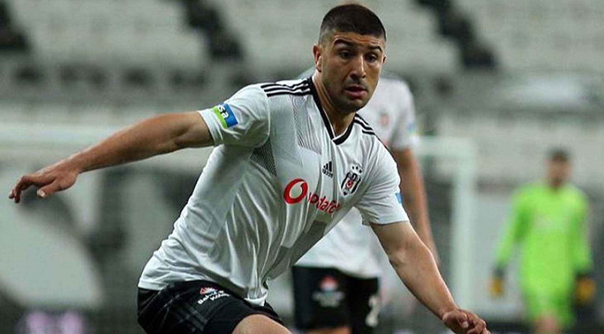 Beşiktaş'ta Kenan Karaman taraftarı çıldırttı! Sosyal medyada tepkiler çığ gibi büyüdü!