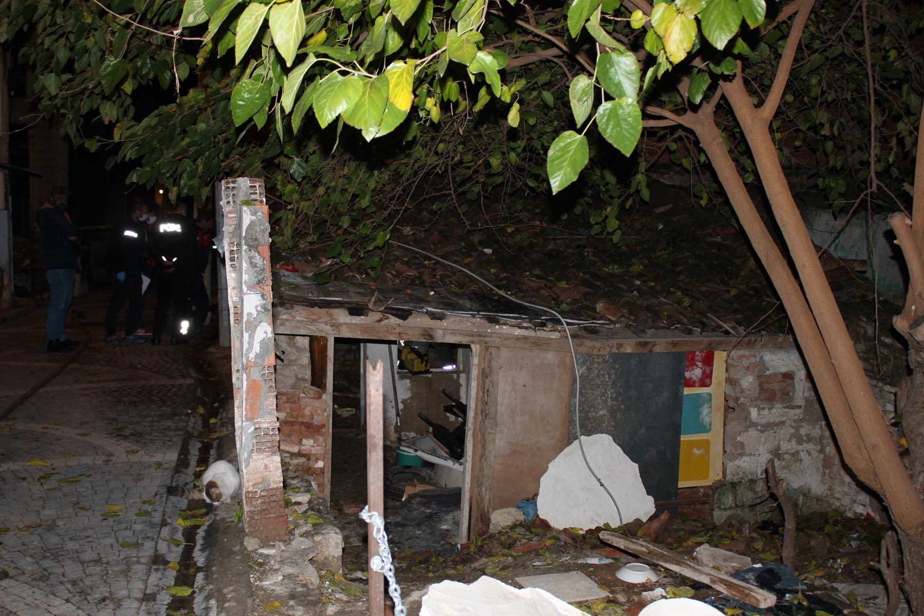 Aydın Kuşadası'nda feci olay! İki evsiz sığındıkları evde çıkan yangın sonucu hayatını kaybetti 