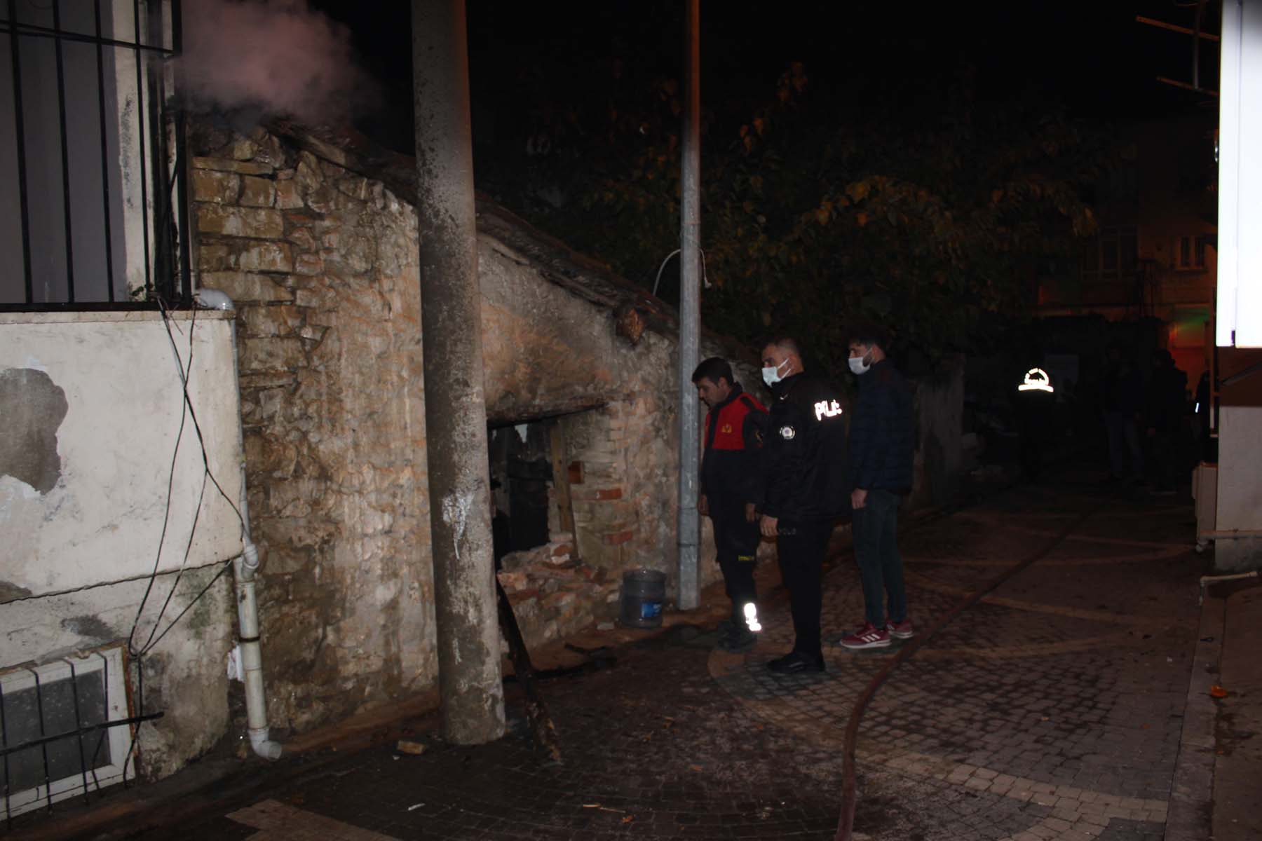 Aydın Kuşadası'nda feci olay! İki evsiz sığındıkları evde çıkan yangın sonucu hayatını kaybetti 