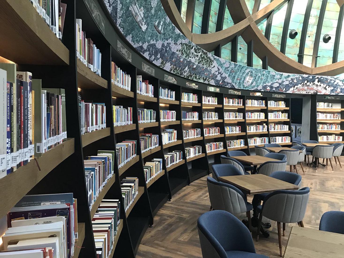 Skandal olay! İçlerinde Kur'an-ı Kerim'in de olduğu dini kitapları yaktılar!