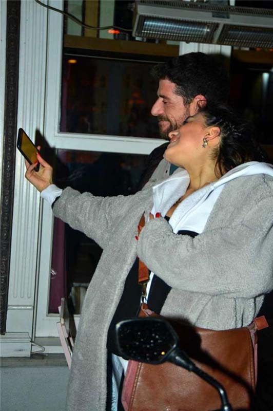 Issız Adam bekle beni Cemal Hünal'ın hayranıyla zor anları! Yolunu kesti! 