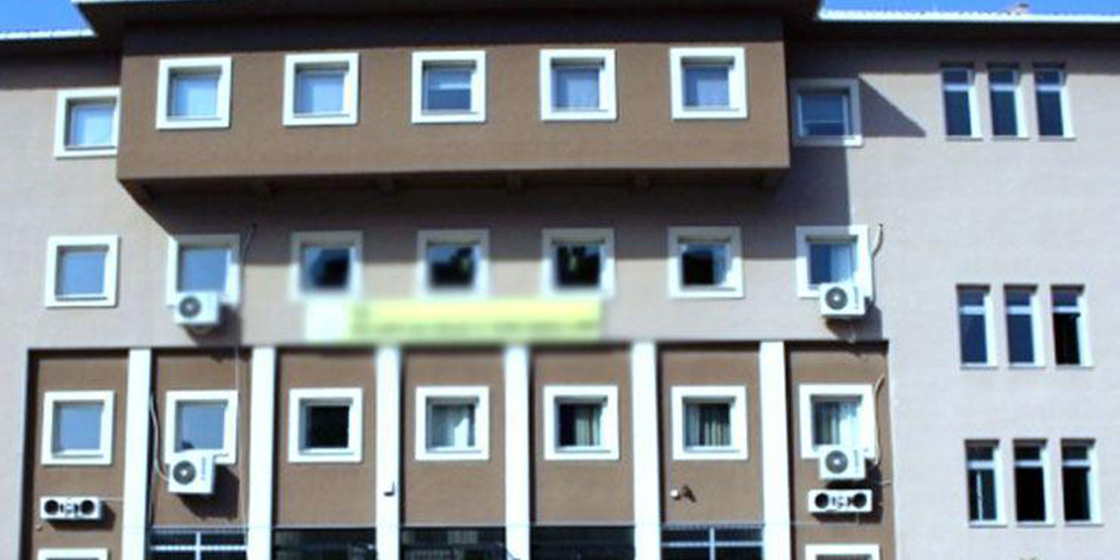 Lisede mide bulandıran olay! Ücretli öğretmen, ailelerin şikayette bulunması sonrası görevden alındı