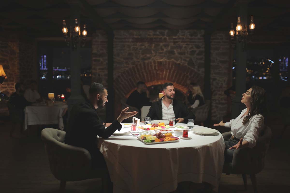 Burak Bulut & Ebru Yaşar & Kurtuluş Kuş - İçime Ata Ata sözleri | İçime Ata Ata şarkı sözü