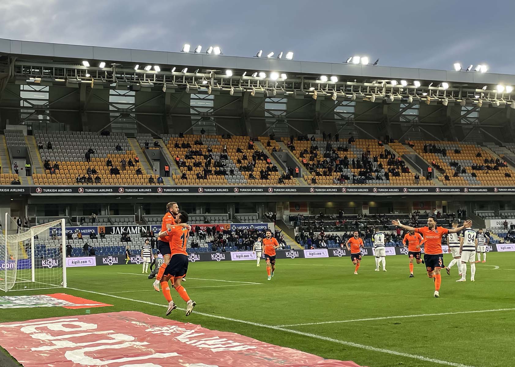 Medipol Başakşehir 2 - 1 Kasımpaşa | Maç sonucu, özeti | Mahmut Tekdemir, Başakşehir'e hayat verdi 
