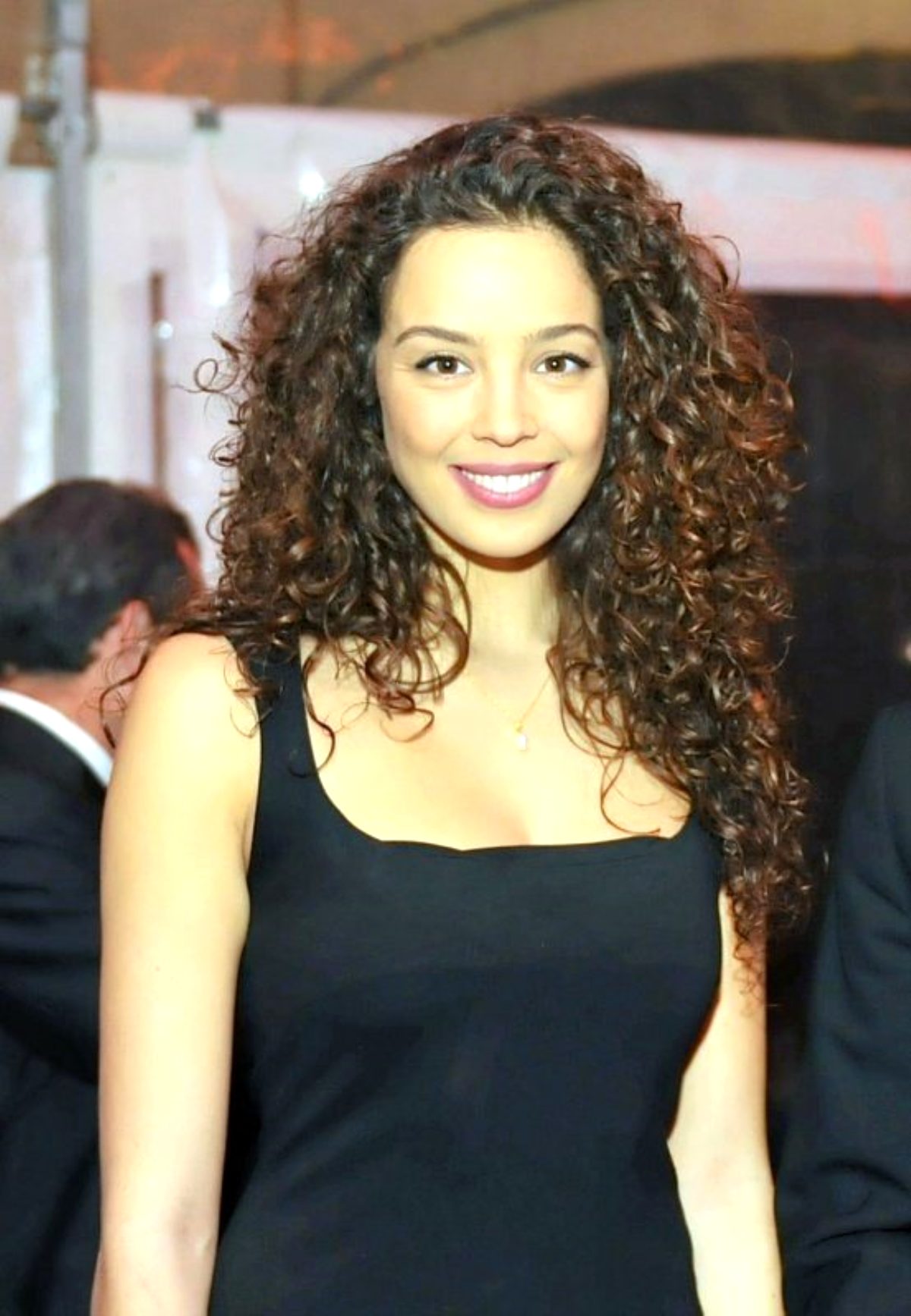  Dünya eski güzeli Azra Akın'dan bomba açıklamalar! Estetik yaptıranları işaret etti