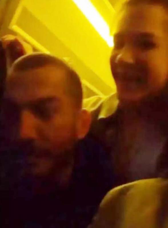 Survivor yine aşk doğurdu! Yarışmaya damga vuran eski iki yarışmacı sarmaş dolaş! İnanamayacaksınız