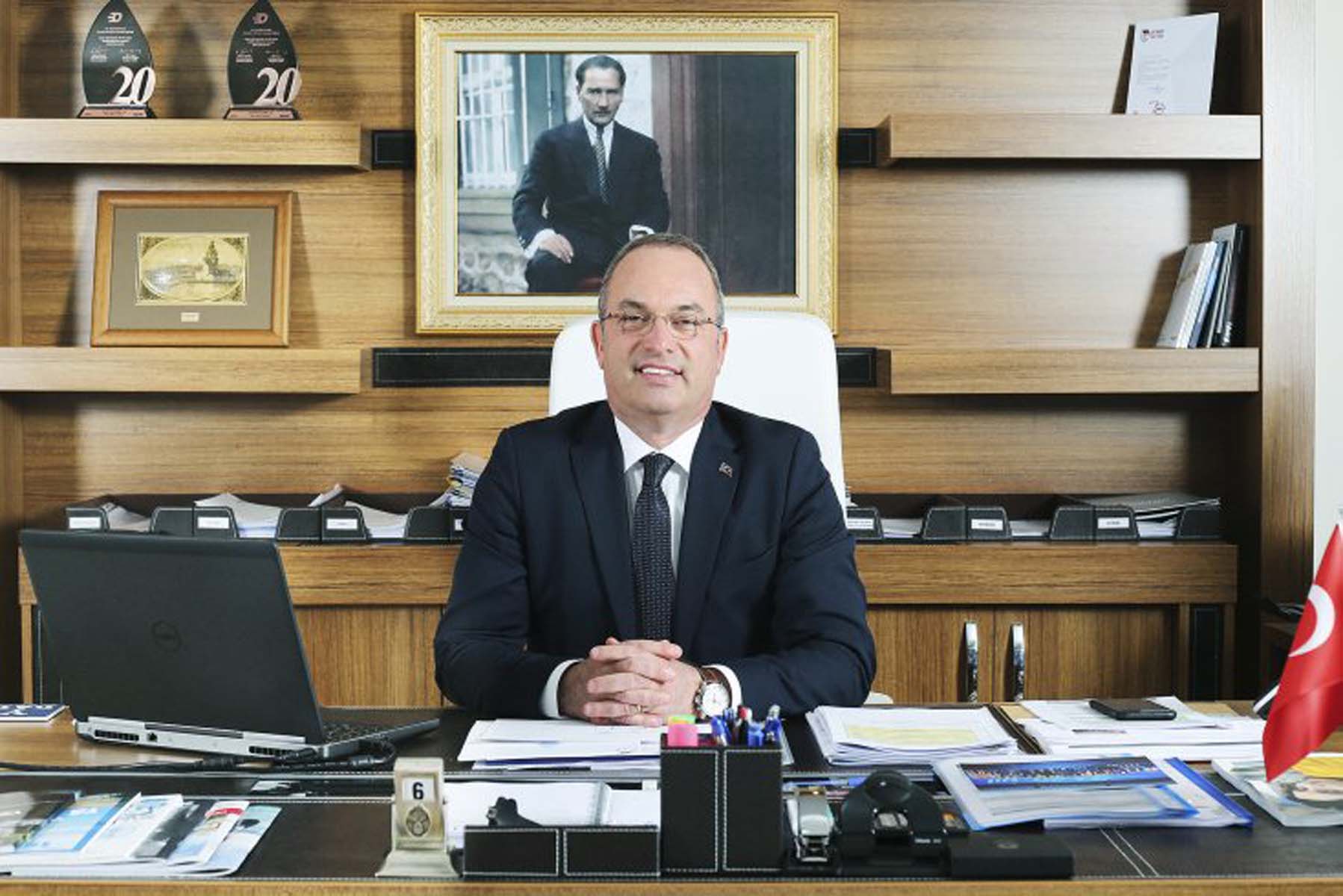 İBB'de skandallar bitmiyor, bir yenisi eklendi! İSTAÇ'ın eski Genel Müdürü Mehmet Aslan Değirmenci hapis cezası aldı, her yerde aranıyor 