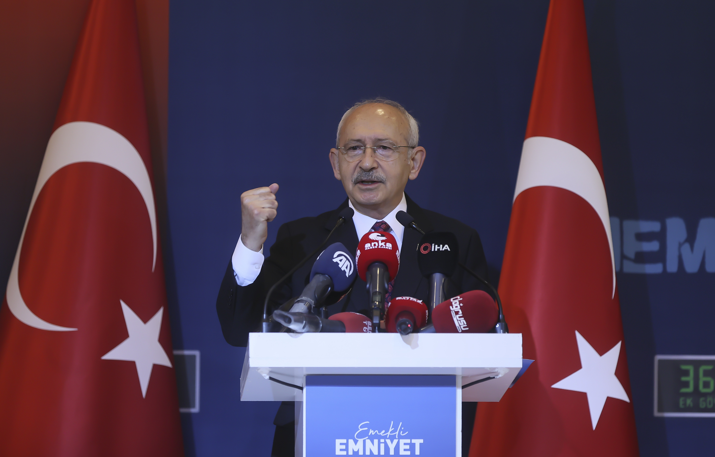 Asgari ücret için 5 bin 376 TL olsun diyen Kılıçdaroğlu çark etti, sözlerini unuttu! CHP'li belediyelerde asgari ücret 4 bin 500 TL oldu 